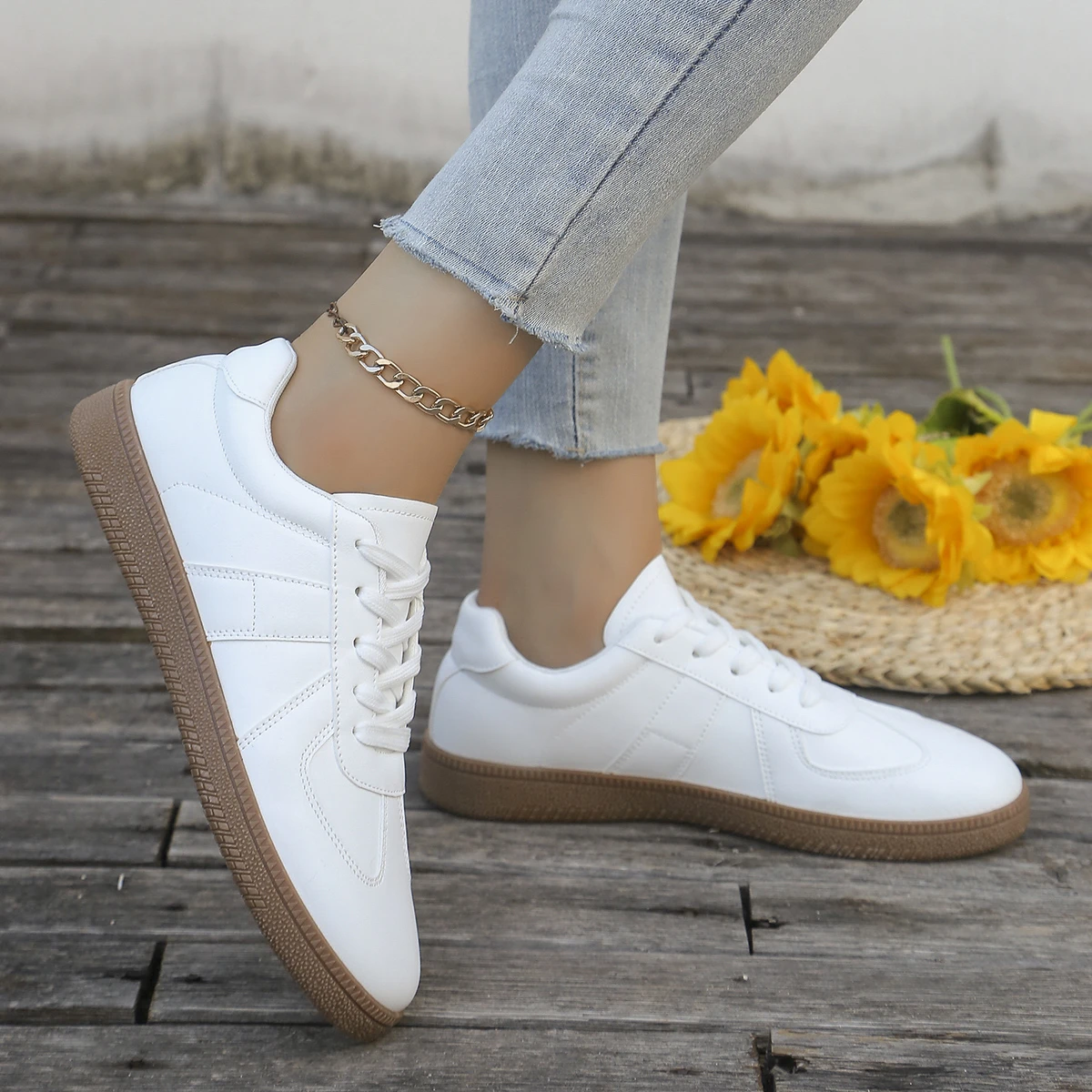 Ladies' casual white sports sh - đánh giá và giá Sewing Cloth